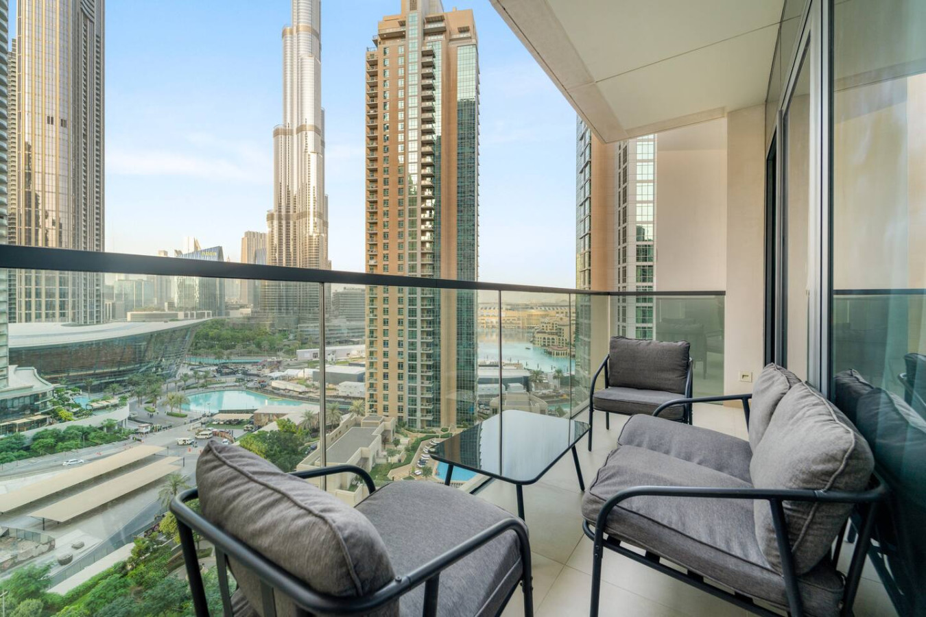 FIRST CLASS | 2BR | Burj Khalifa View Bliss