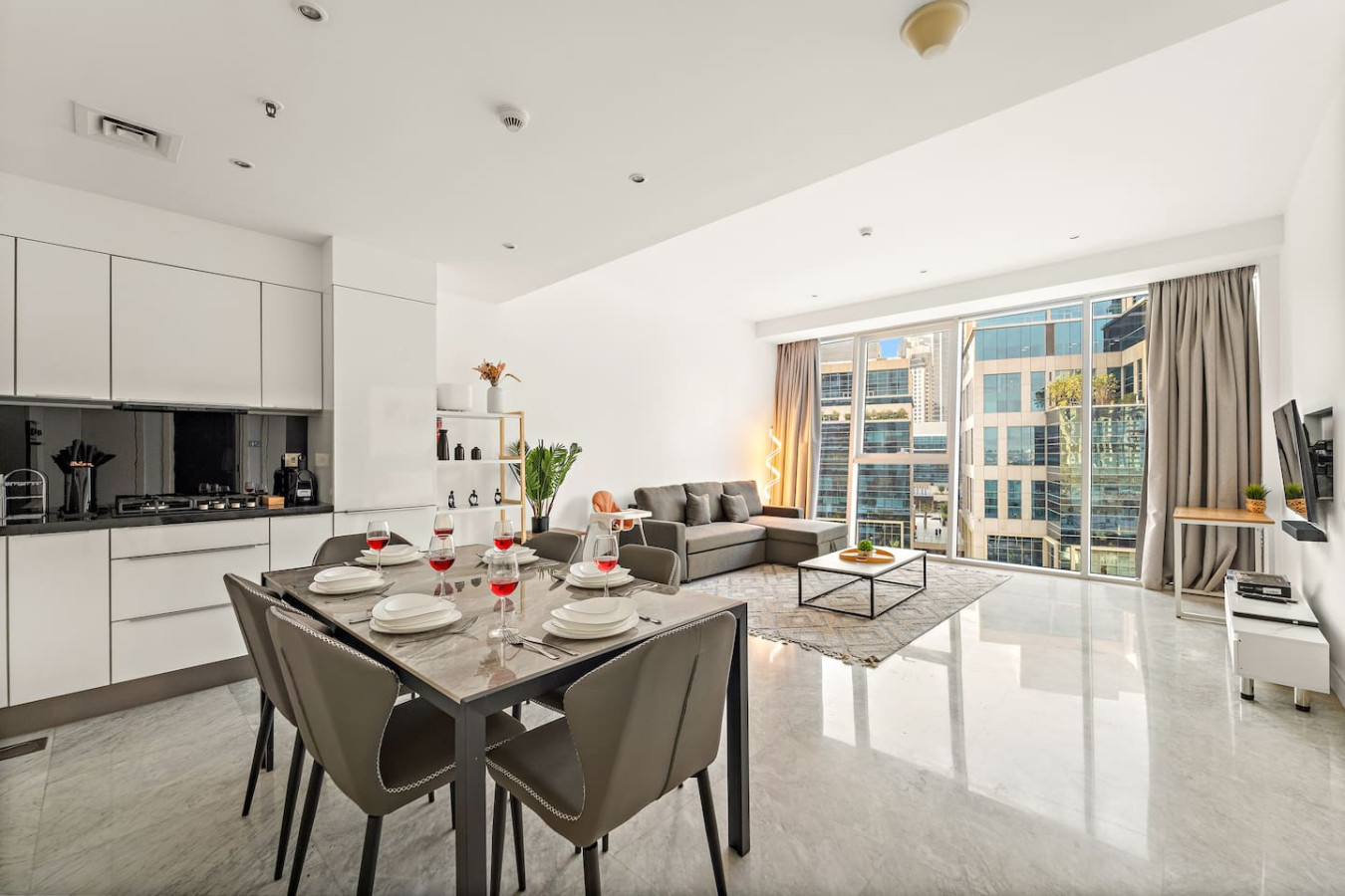 FIRST CLASS | 1BR | Luxe Escape Near Downtown