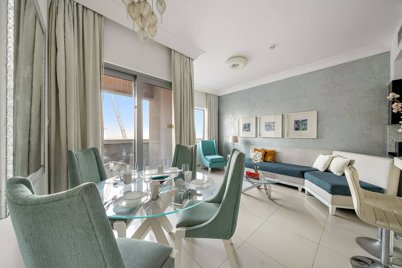FIRST CLASS | 1BR | Downtown Luxe Escape