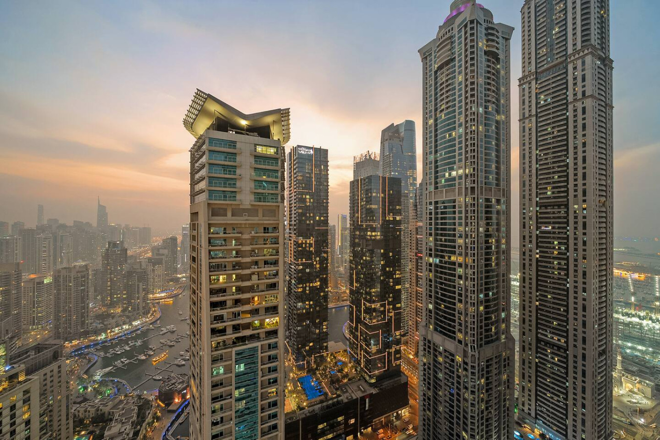 FIRST CLASS | 2BR | Luxe High Floor | Marina Views