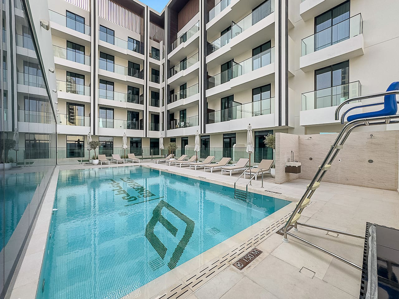 FIRST CLASS | 2BR | Bright Haven Near Circle Mall