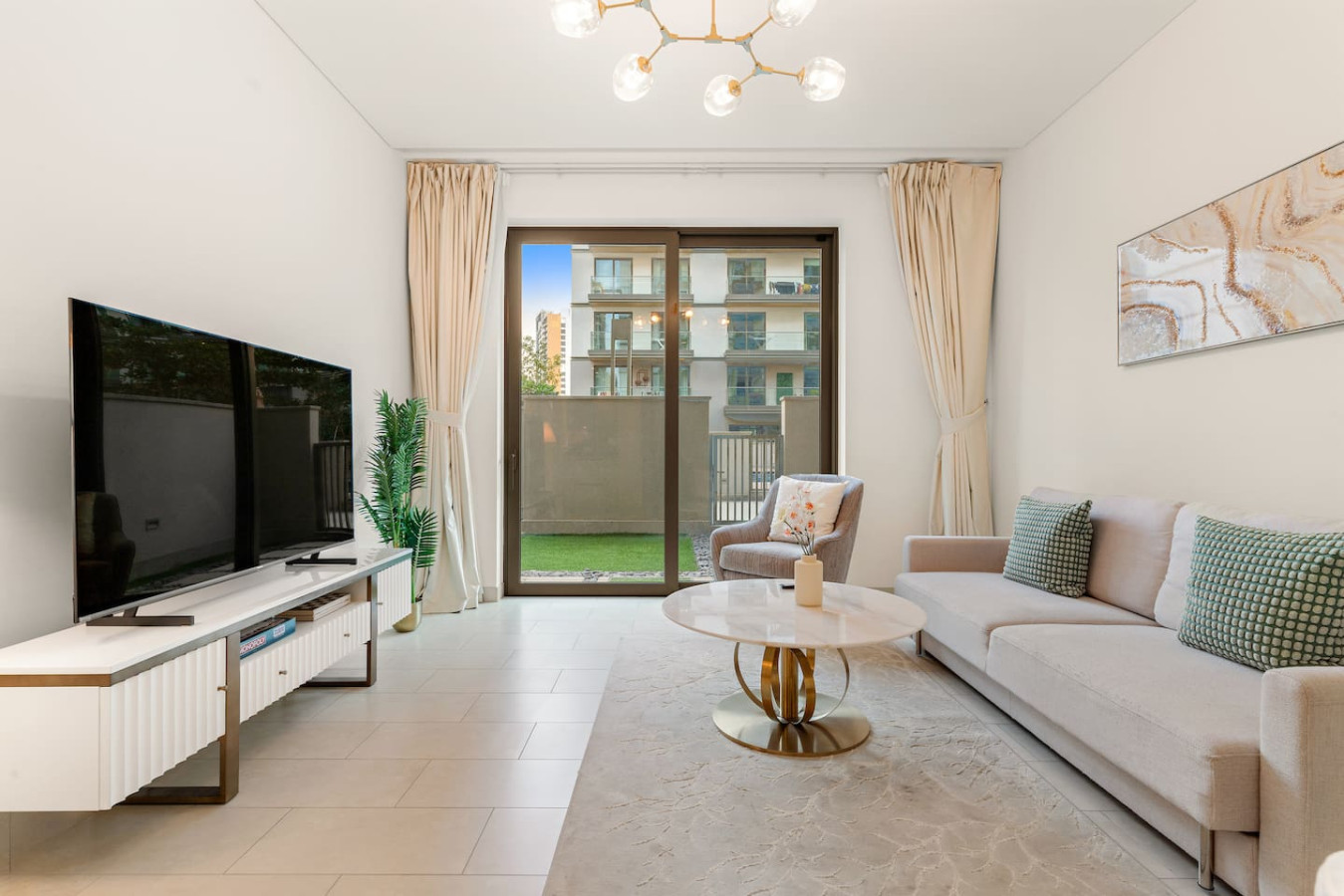 FIRST CLASS | 1BR | Luxe Hideaway Escape