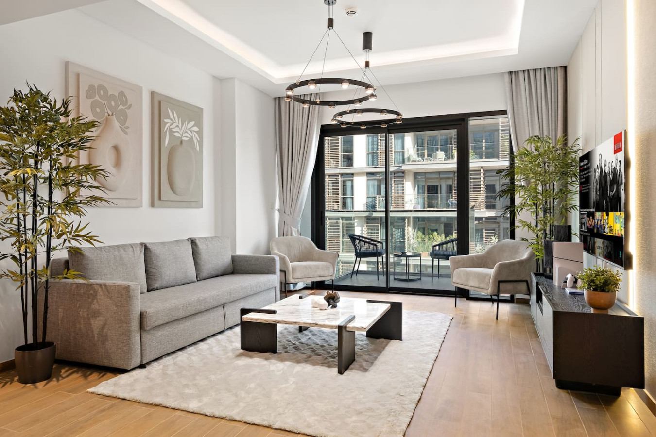 FIRST CLASS | 1BR | Modern Luxury & Vibrant Vibes