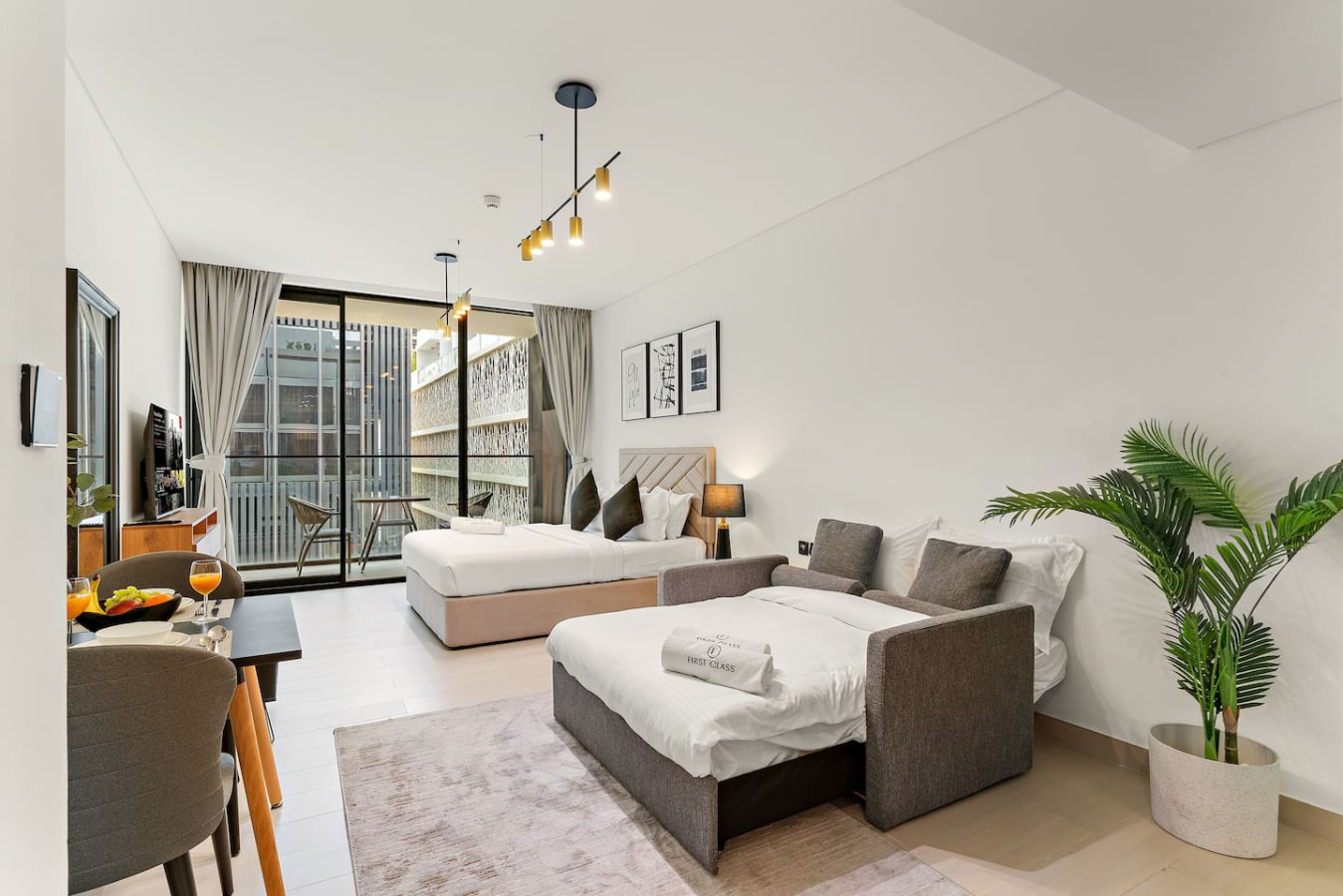 FIRST CLASS | Studio | Rooftop Pool & Smart Living
