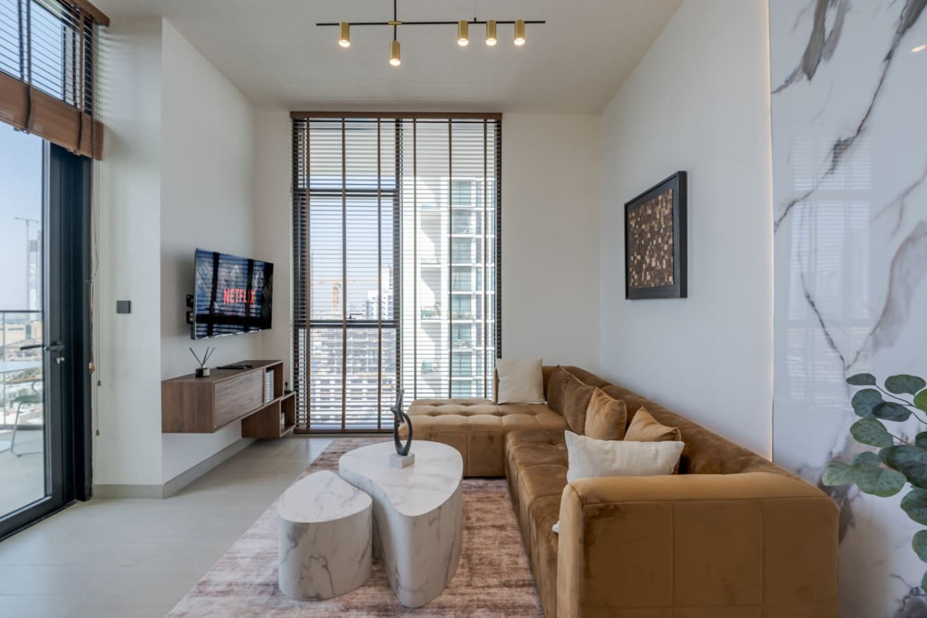 FIRST CLASS |2BR| Near Parks & Mall w/Private Pool