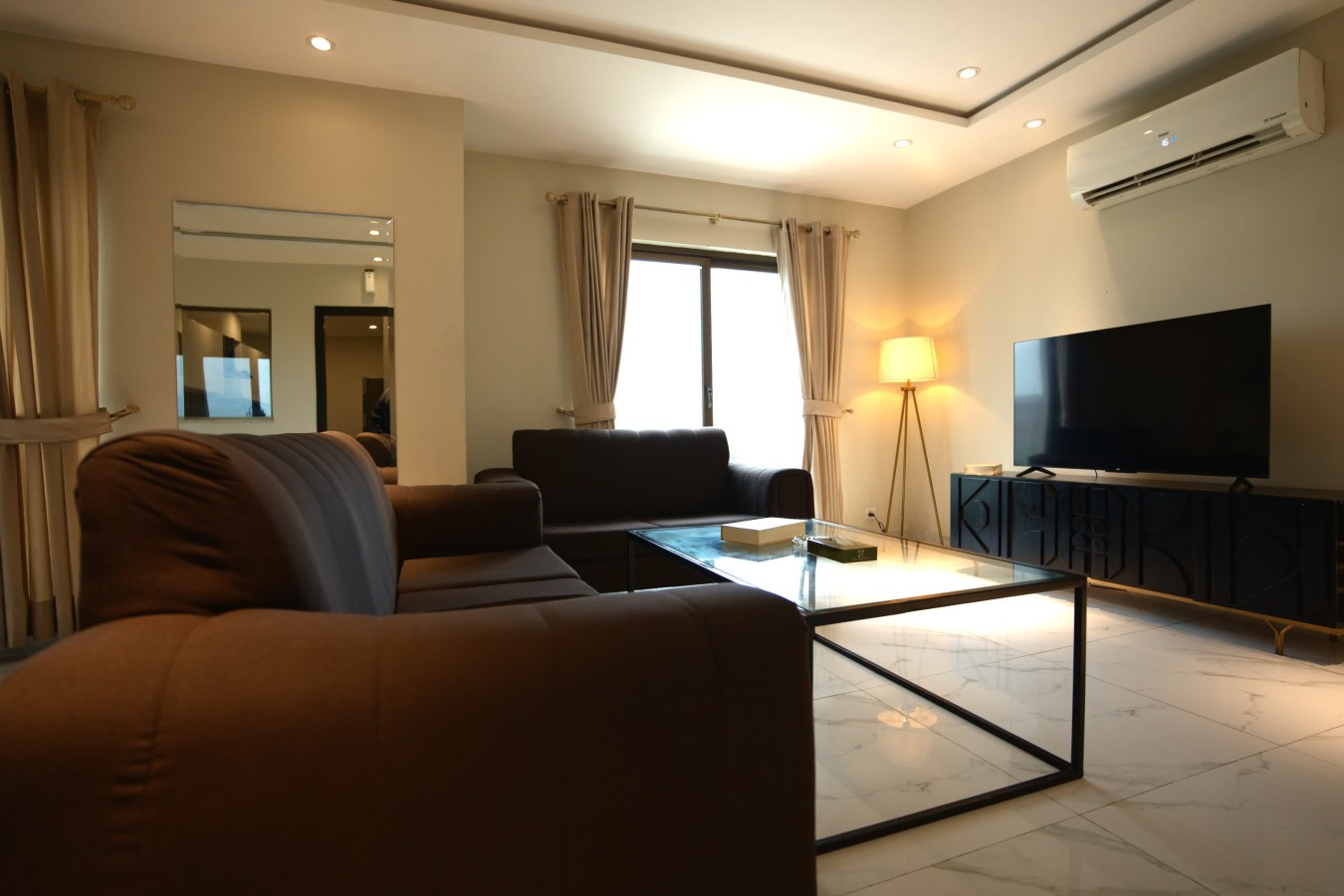 Luxury 3BR Apt w/ Private Balcony| Opus