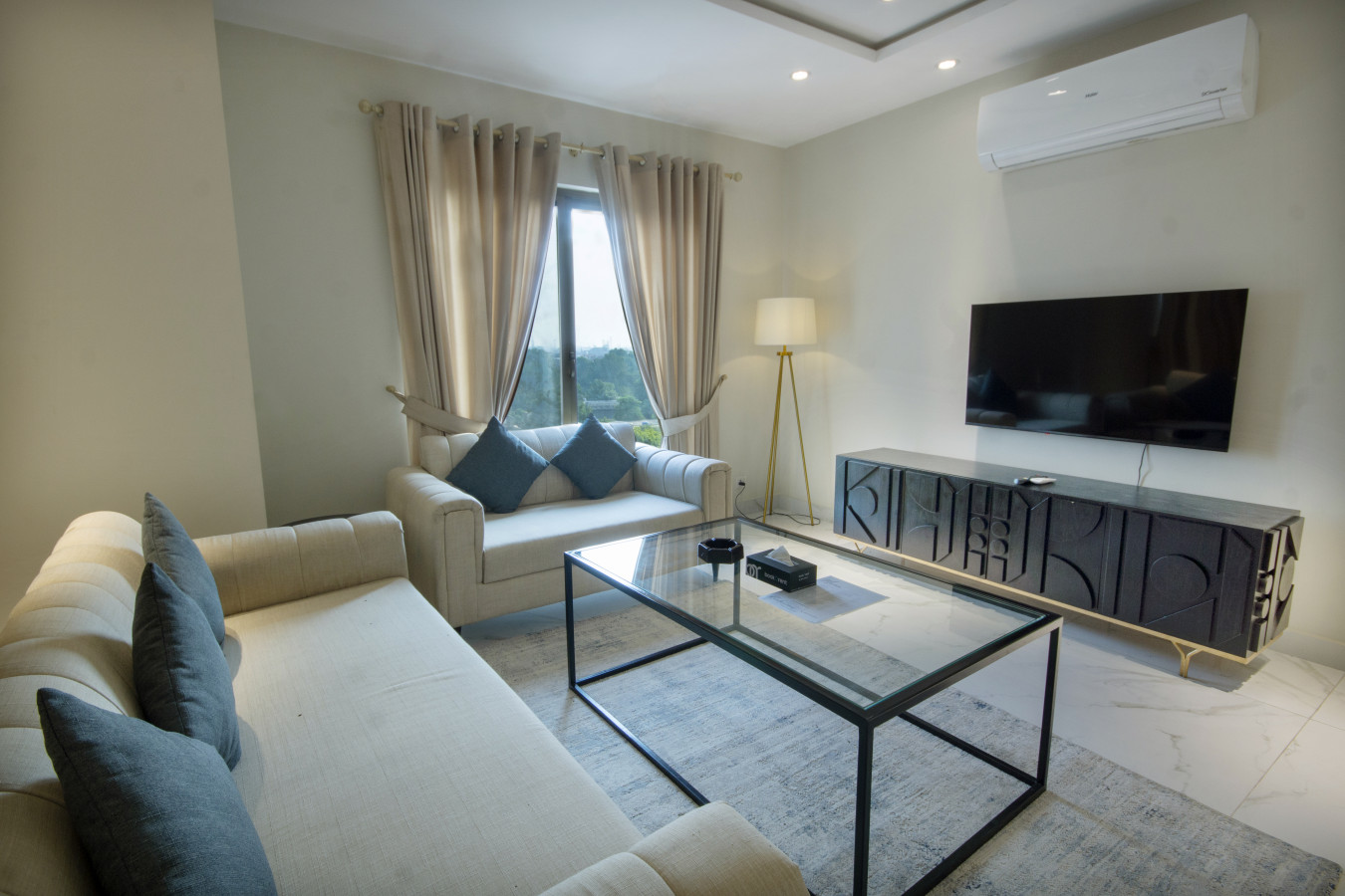 Luxury 3BR Apt w/ Private Balcony| Opus