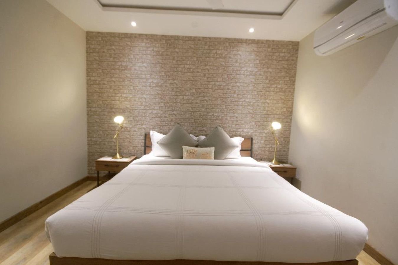 1BR Luxury Apartment with Prime Location | The Opus