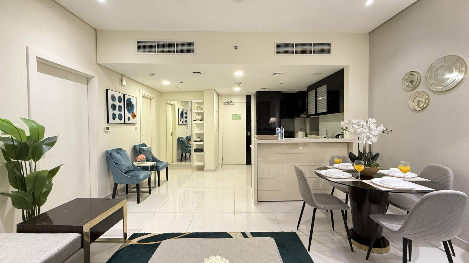 Luxury 1BR Apartment | Pool + Gym | Bay's Edge by DAMAC | Business Bay