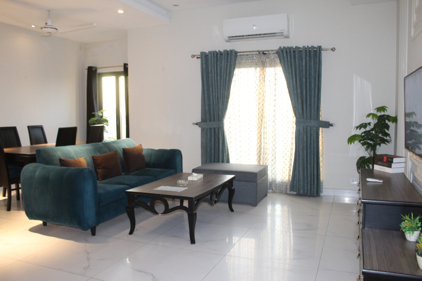2 BR Luxury Apartment| Prime Location | The Opus
