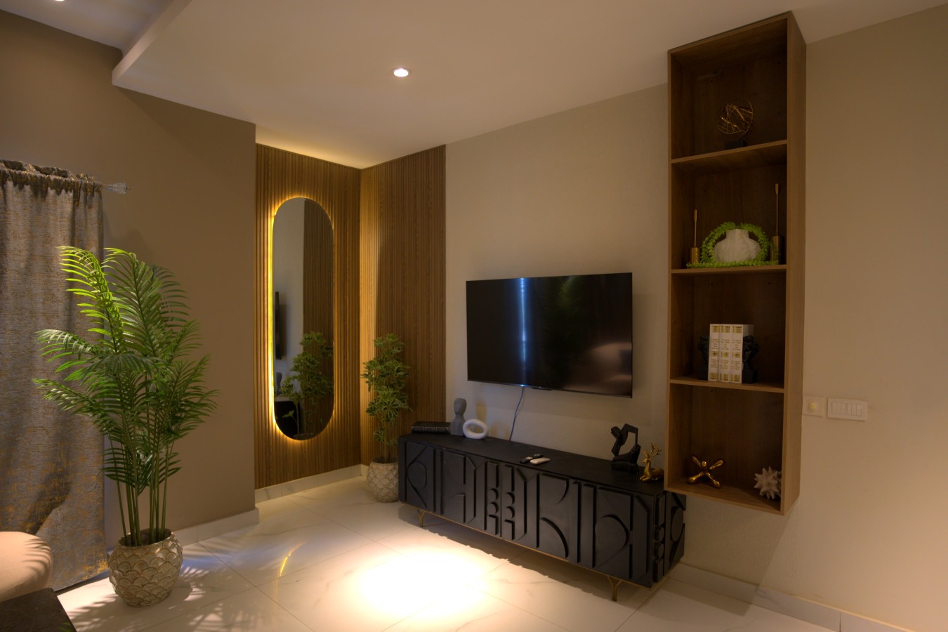 2BHK | King Beds | Top Floor | The Opus Gulberg 3