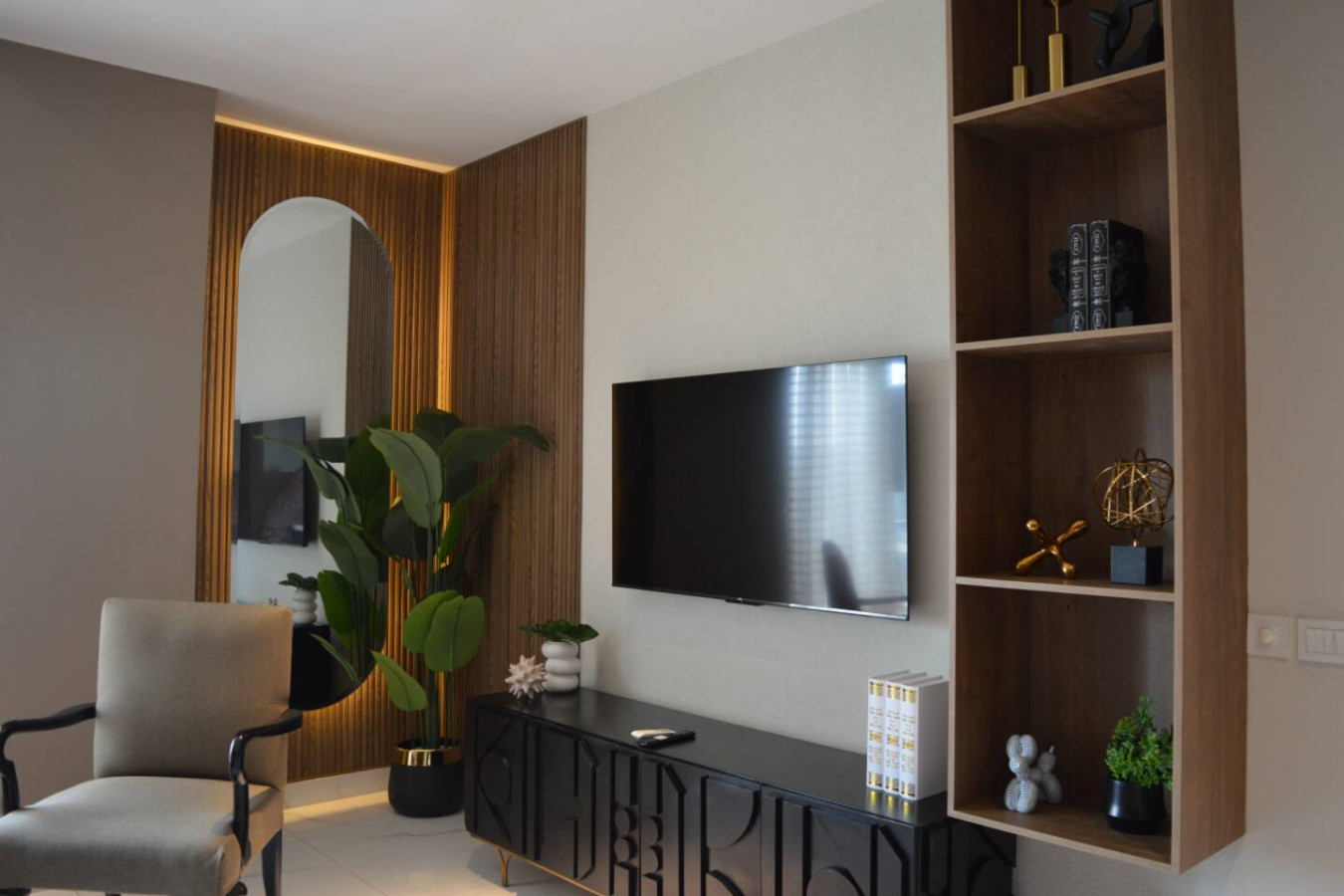 2BHK | King Beds | Top Floor | The Opus Gulberg 3