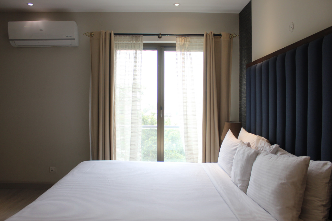 Urban 2 BR Apartment in Gulberg