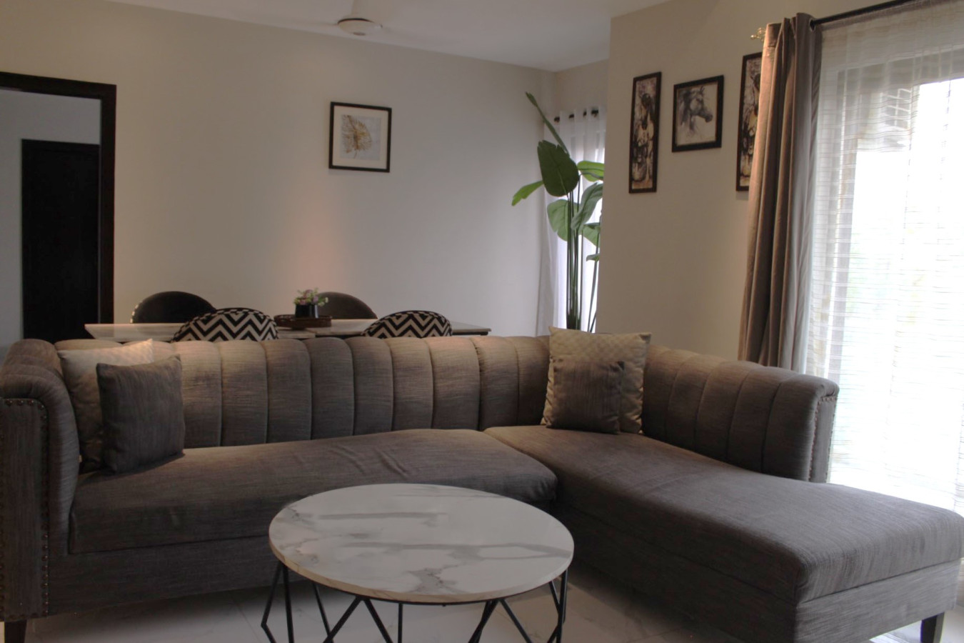 Urban 2 BR Apartment in Gulberg