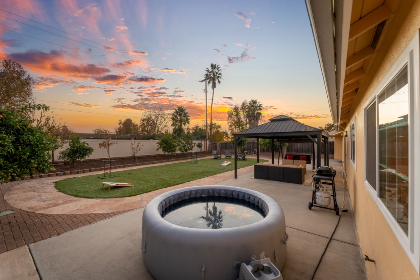 Pick & Stay! Fruitful 4bd Goleta Home (Pet Friendly) 4