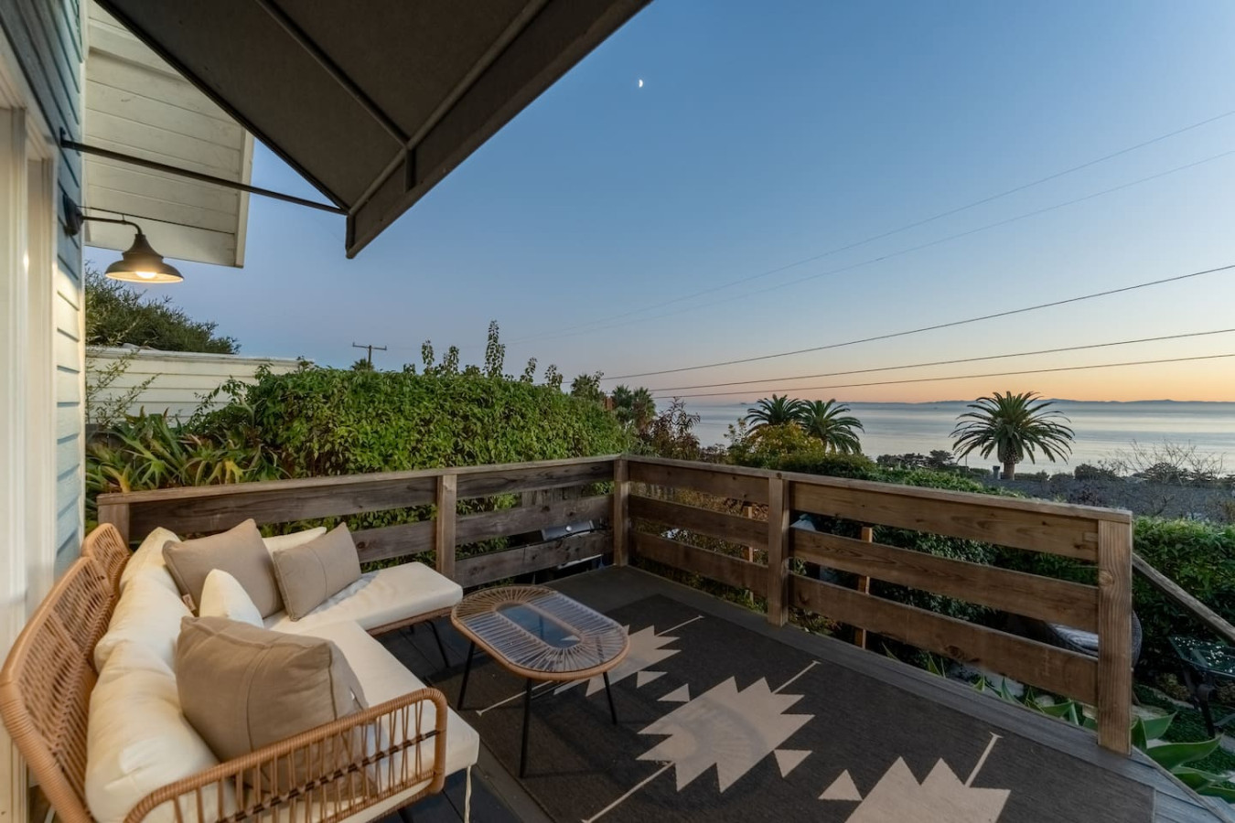 Poppy's Cottage - Oceanview, Jacuzzi, Dog Friendly 2