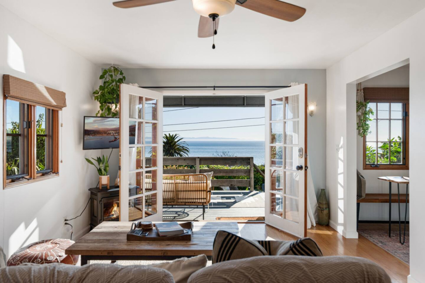 Poppy's Cottage - Oceanview, Jacuzzi, Dog Friendly 3