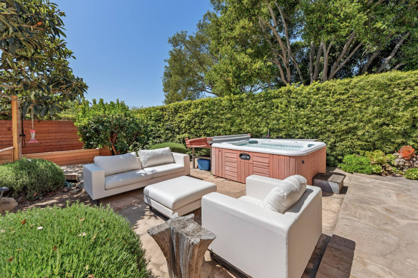 Driftwood Club - Hot Tub, Serene Garden, Spa-Like 5