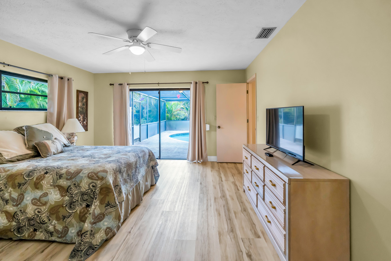 Sunny Pool Home | Golf Community | Near Beach - Fort Myers, FL