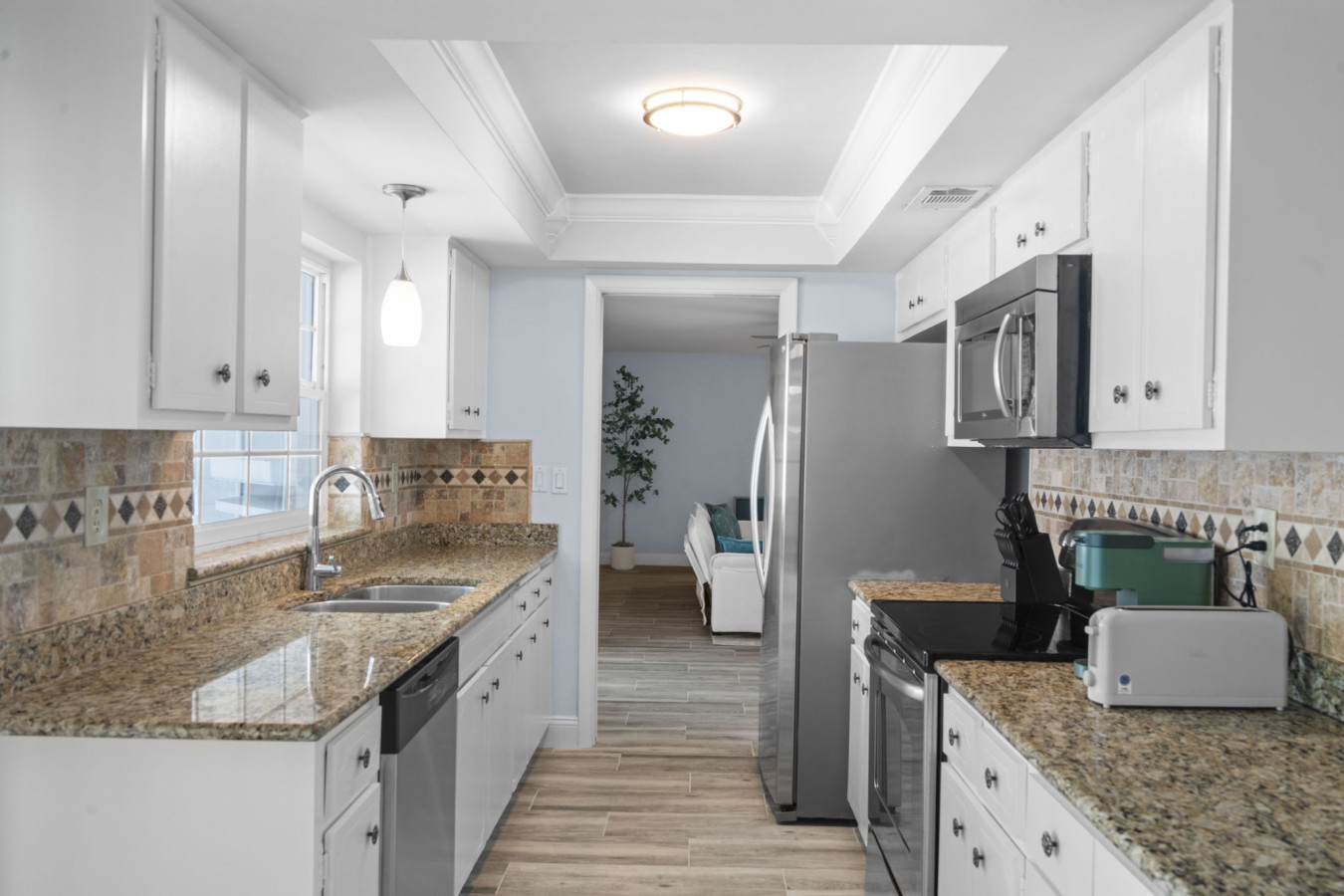 16-8402 Lava Pl_0016.JPG