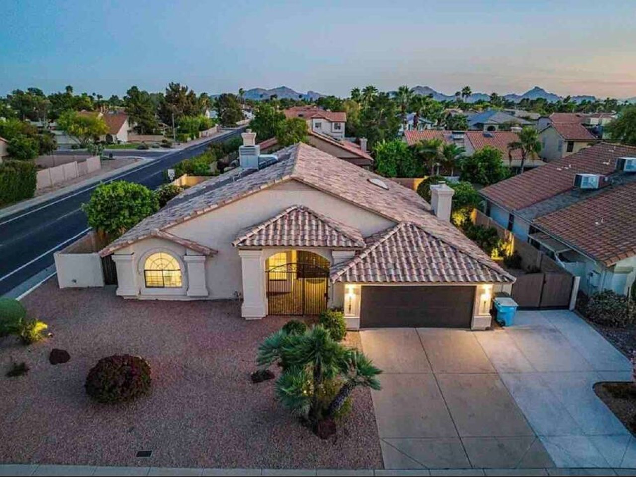 15-Front-home-Drone-shot.jpg