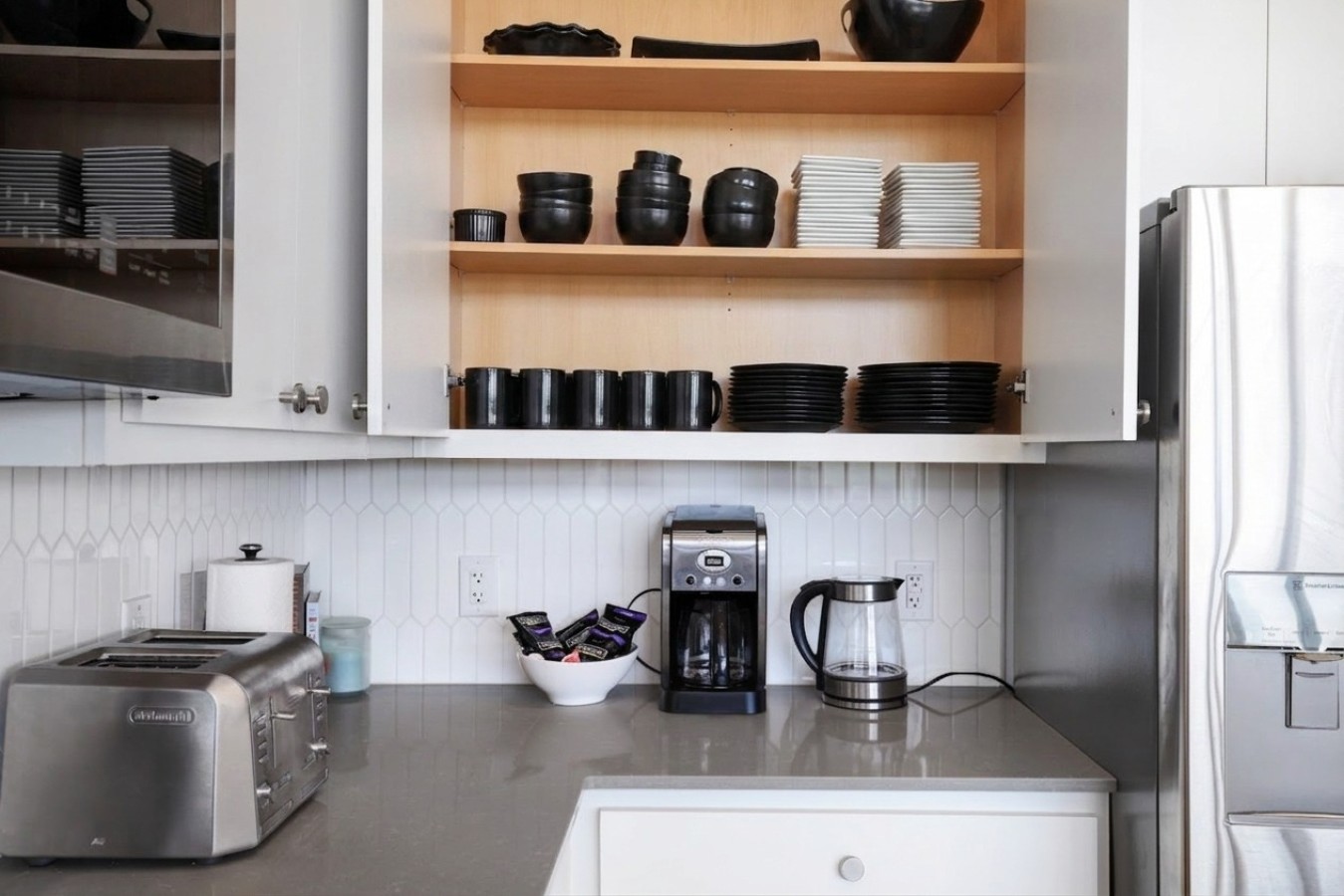 18-Drip-coffee-Kettle-Dishes-Toaster.jpg