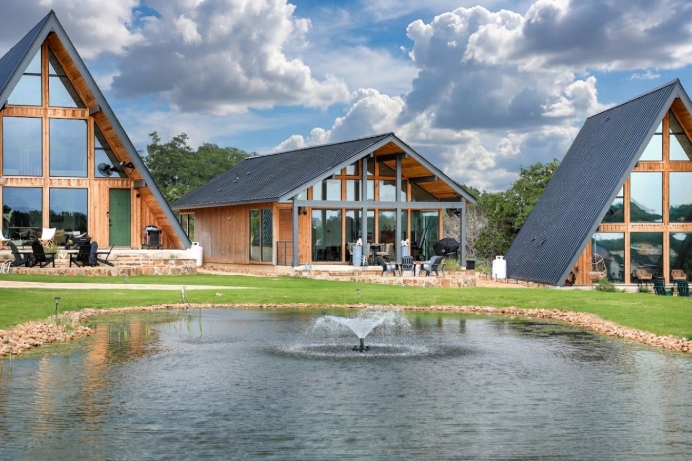 36-Exterior-Pond.jpg