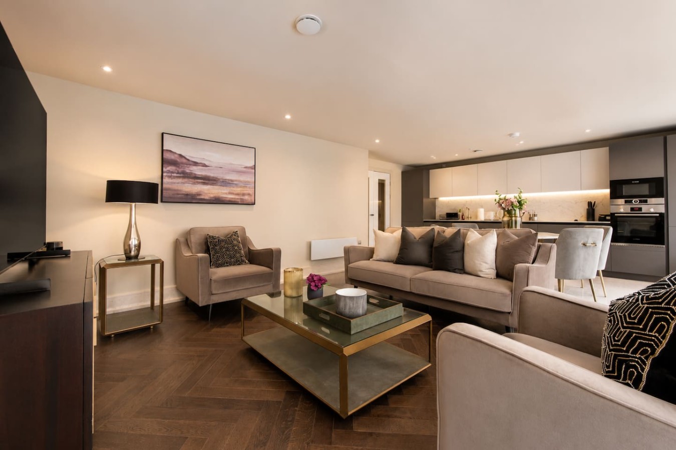 Chigwell Harmony House | Modern 2BR Retreat