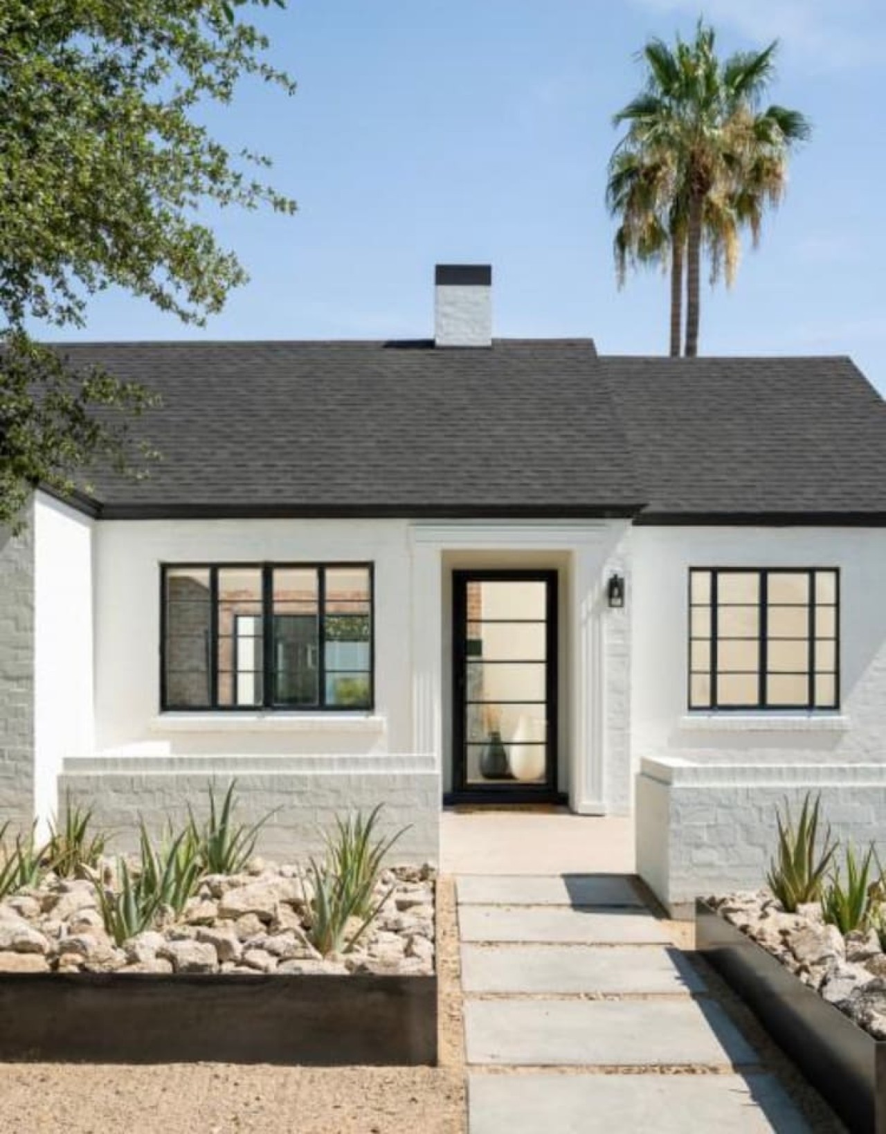 Stylish California Cottage • Private Backyard • - Torrance, CA
