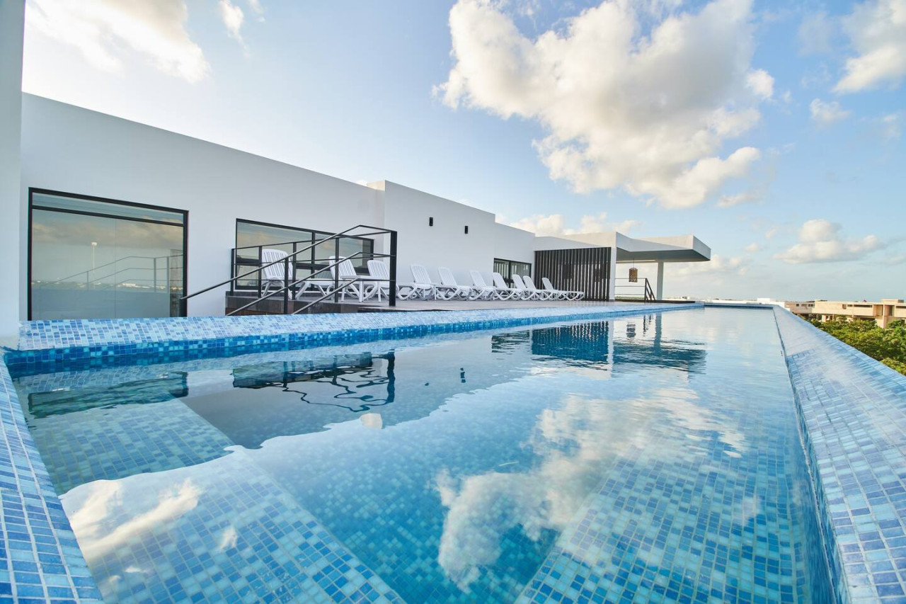 Luxury Studio with Gym & Pool & Beach Club Access 3