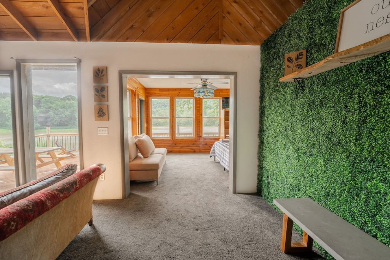 Cozy Cabin on the River-The NEST