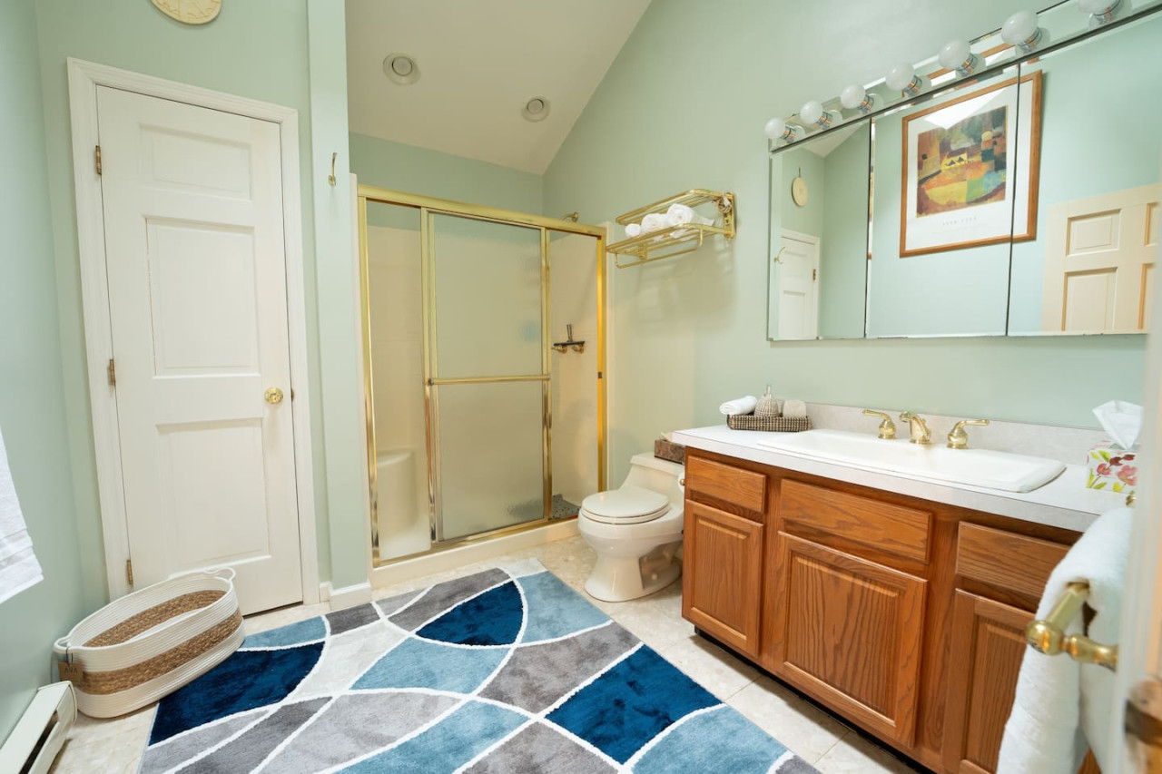 Heaven's Cabin At The Creek