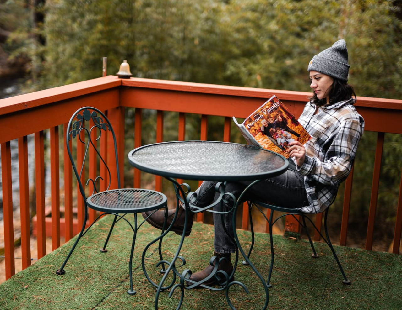 Heaven's Cabin At The Creek