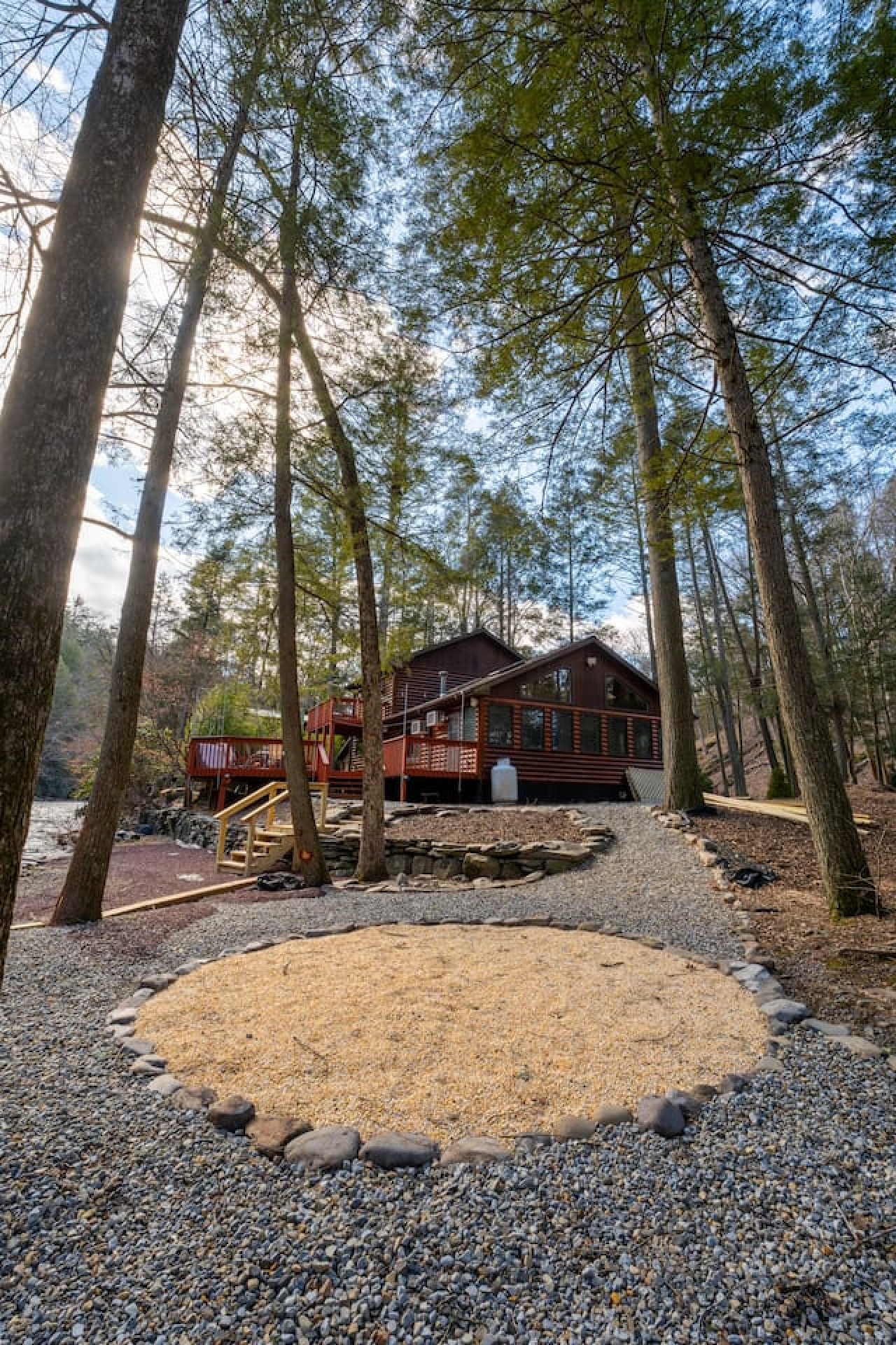 Heaven's Cabin At The Creek