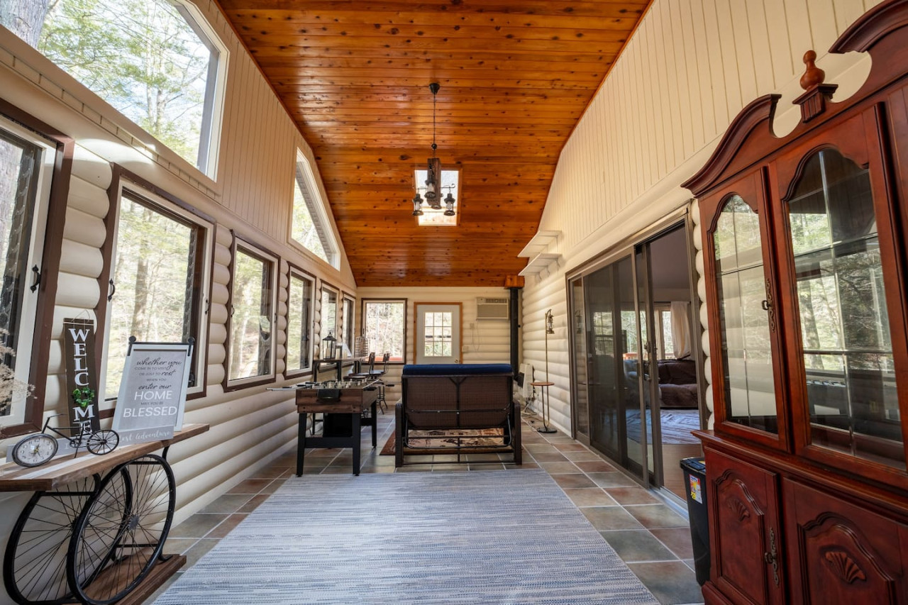 Heaven's Cabin At The Creek