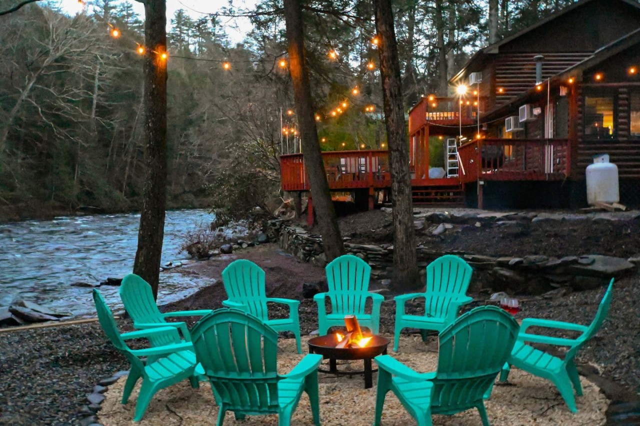 Heaven's Cabin At The Creek