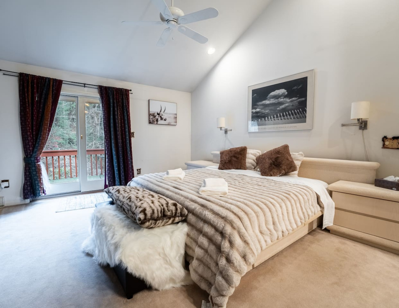 Heaven's Cabin At The Creek