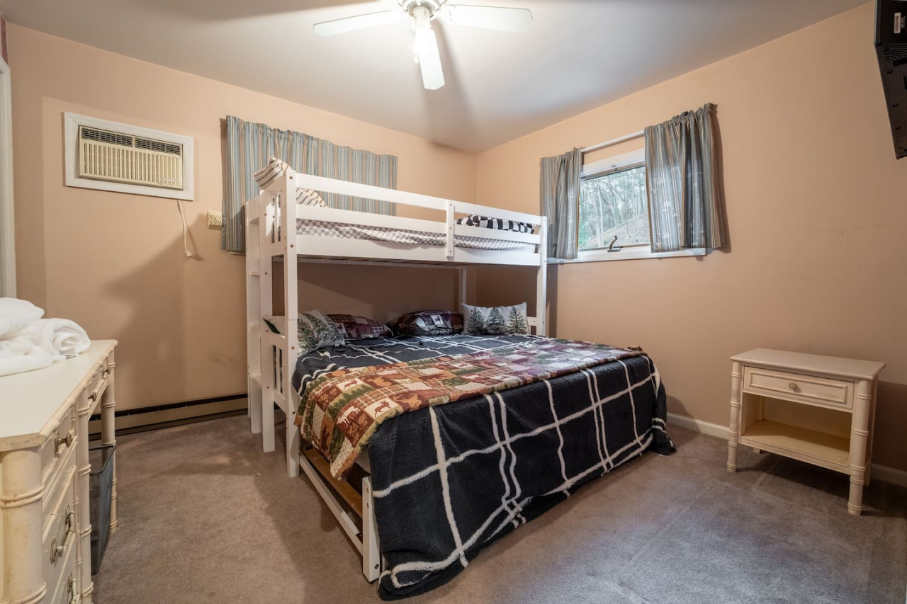 Heaven's Cabin At The Creek