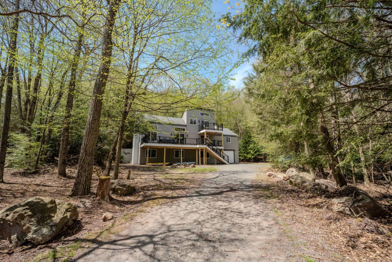 Pocono Chalet Home Mountain Lake Side/HotTub/Games