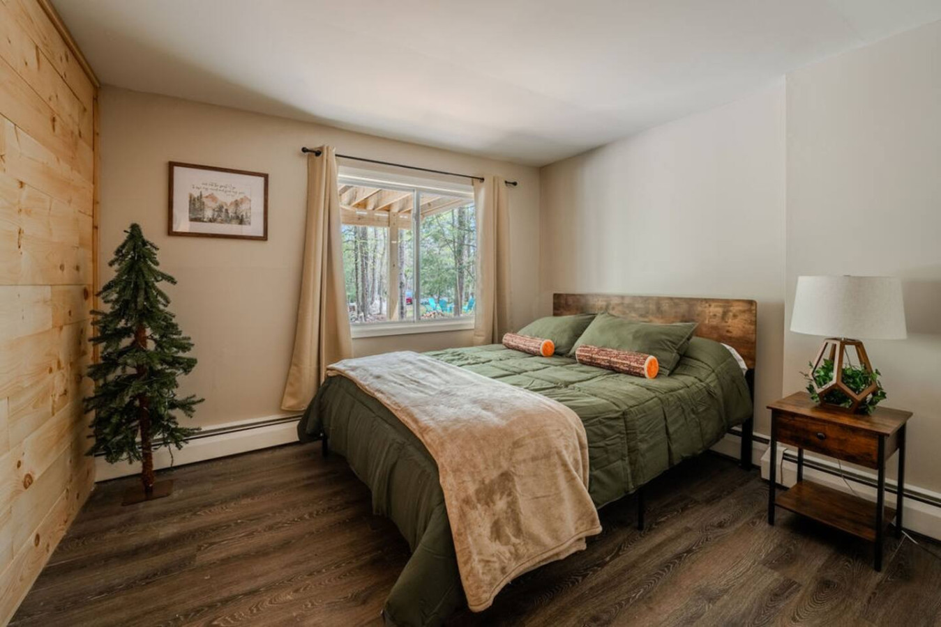 Pocono Chalet Home Mountain Lake Side/HotTub/Games