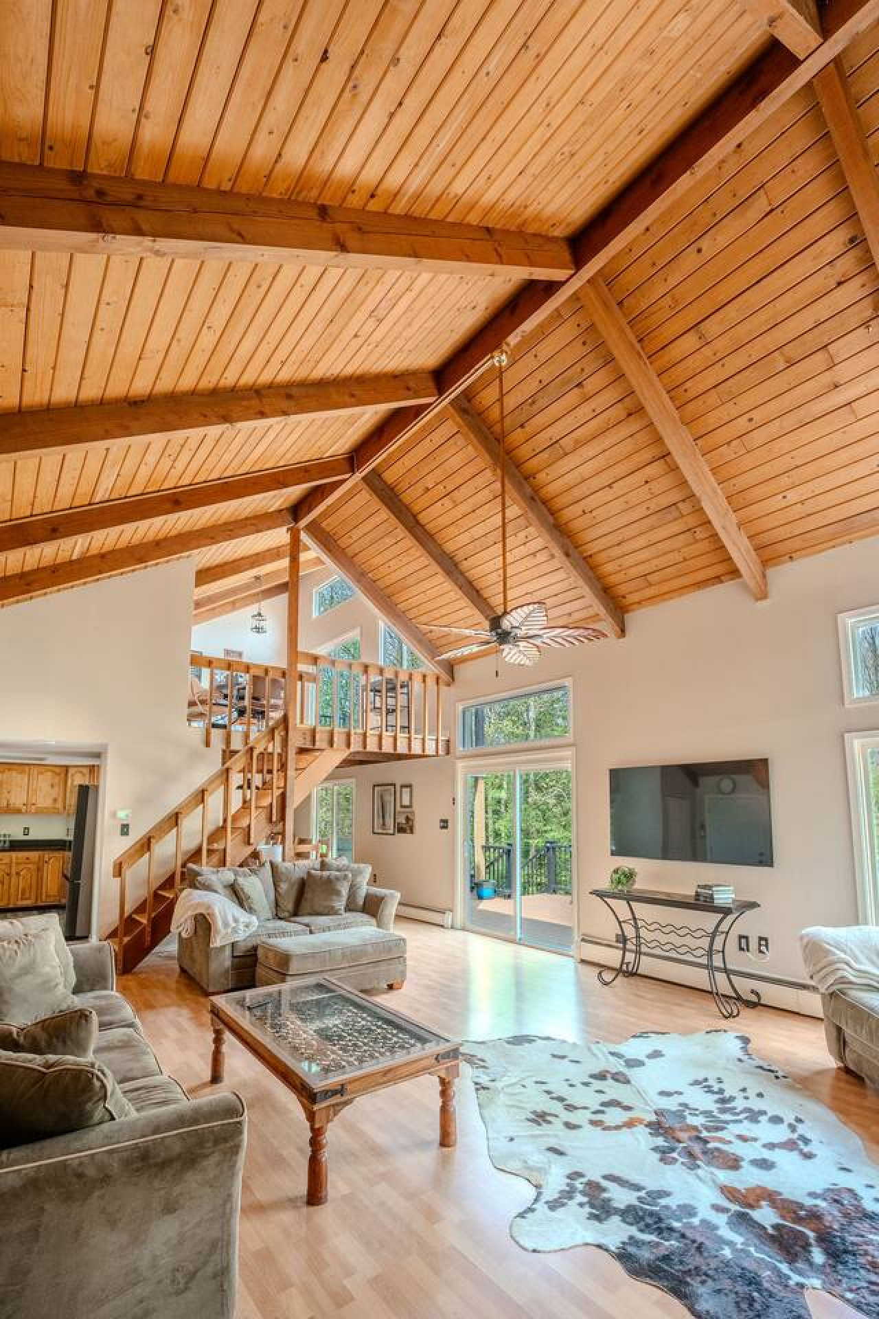 Pocono Chalet Home Mountain Lake Side/HotTub/Games