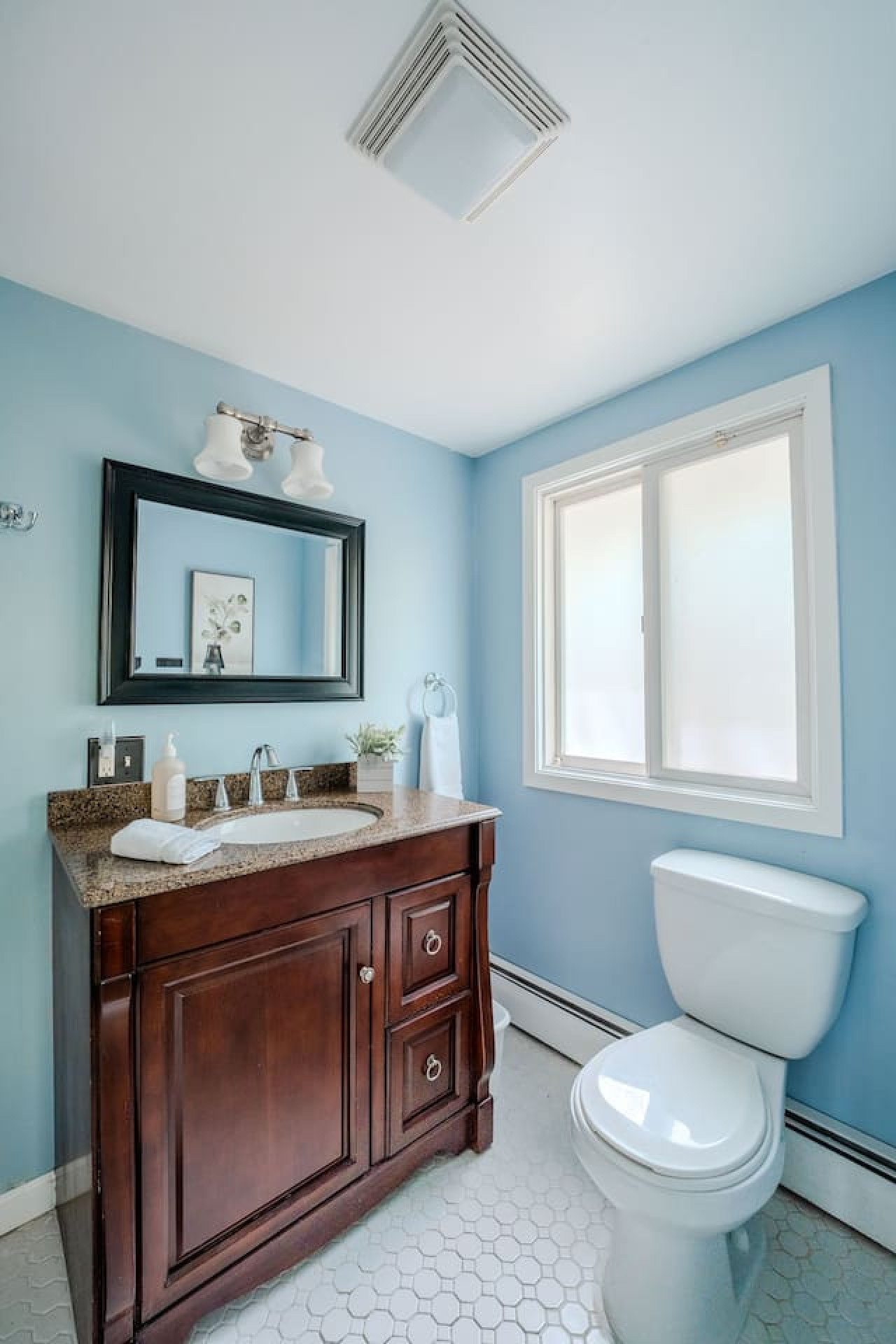 Pocono Chalet Home Mountain Lake Side/HotTub/Games