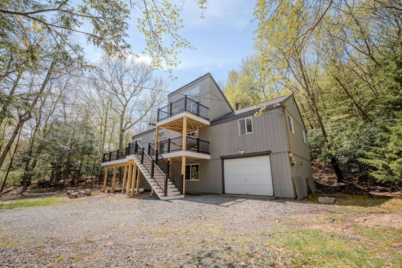 Pocono Chalet Home Mountain Lake Side/HotTub/Games