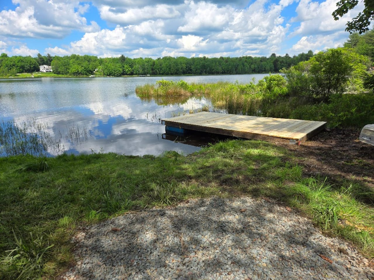 Lakefront Poconos 5BR | Hot Tub • Dock • Near Ski