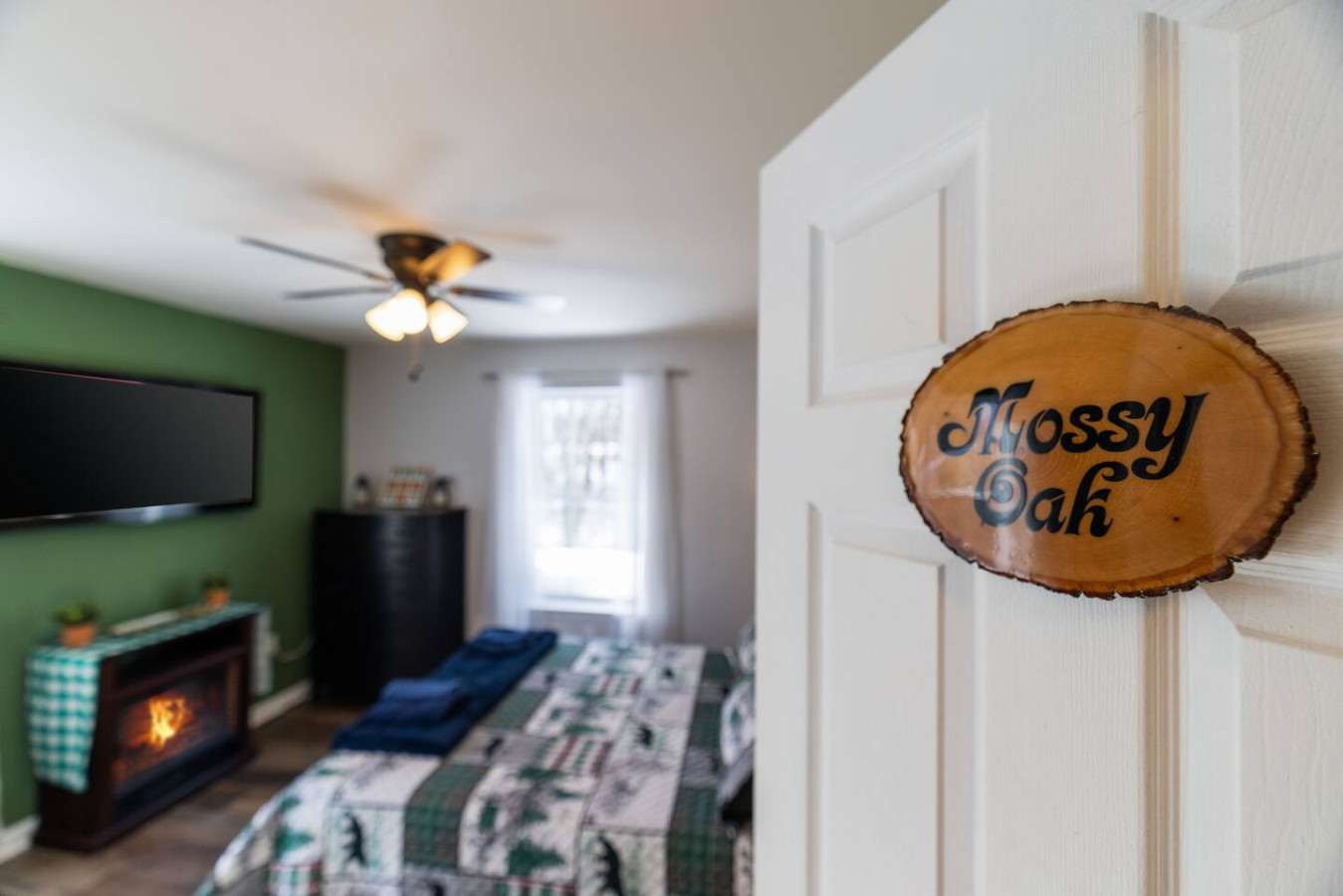 Lakefront Poconos 5BR | Hot Tub • Dock • Near Ski