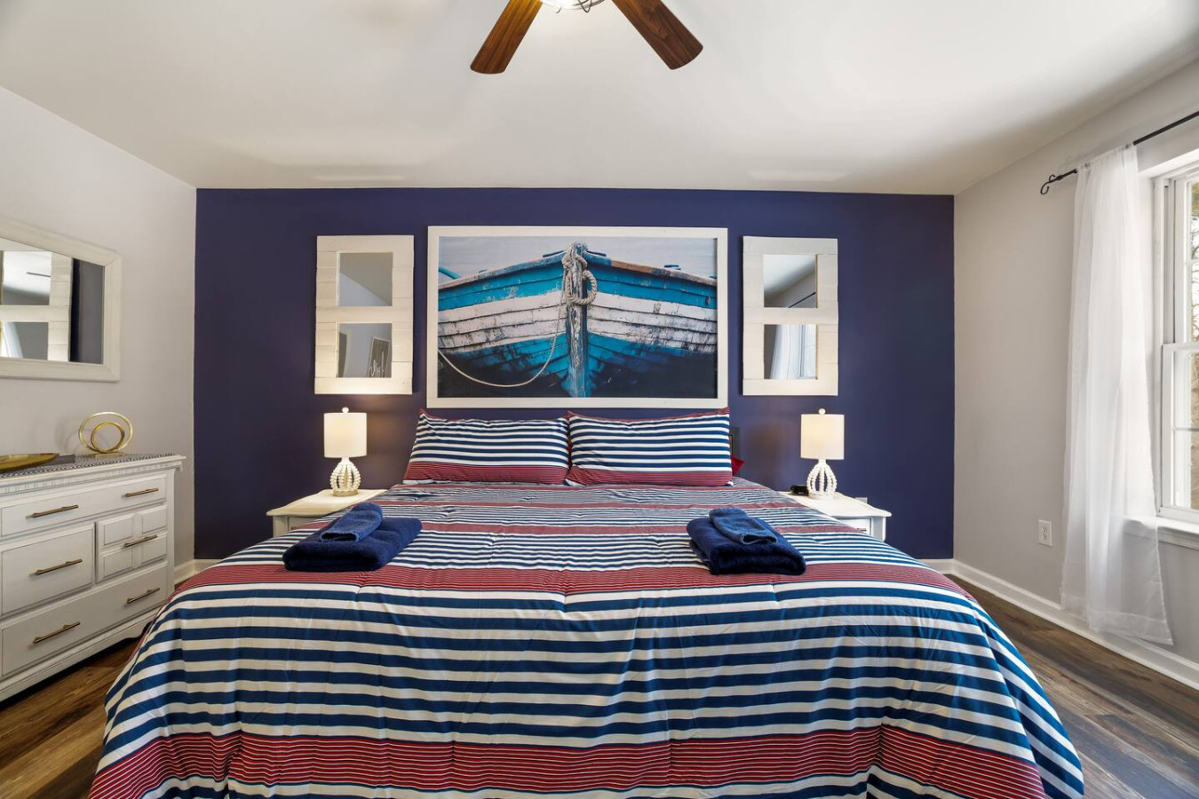 Lakefront Poconos 5BR | Hot Tub • Dock • Near Ski