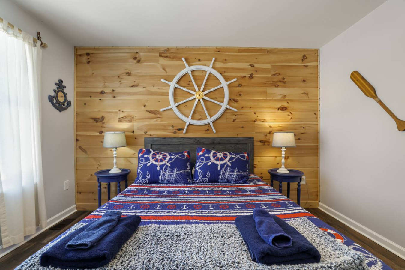 Lakefront Poconos 5BR | Hot Tub • Dock • Near Ski