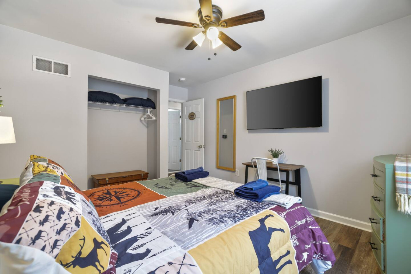 Lakefront Poconos 5BR | Hot Tub • Dock • Near Ski