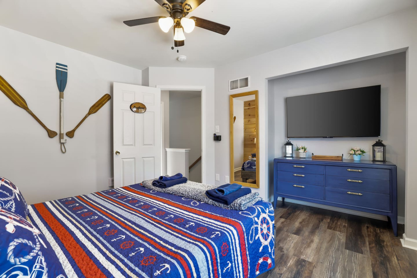 Lakefront Poconos 5BR | Hot Tub • Dock • Near Ski