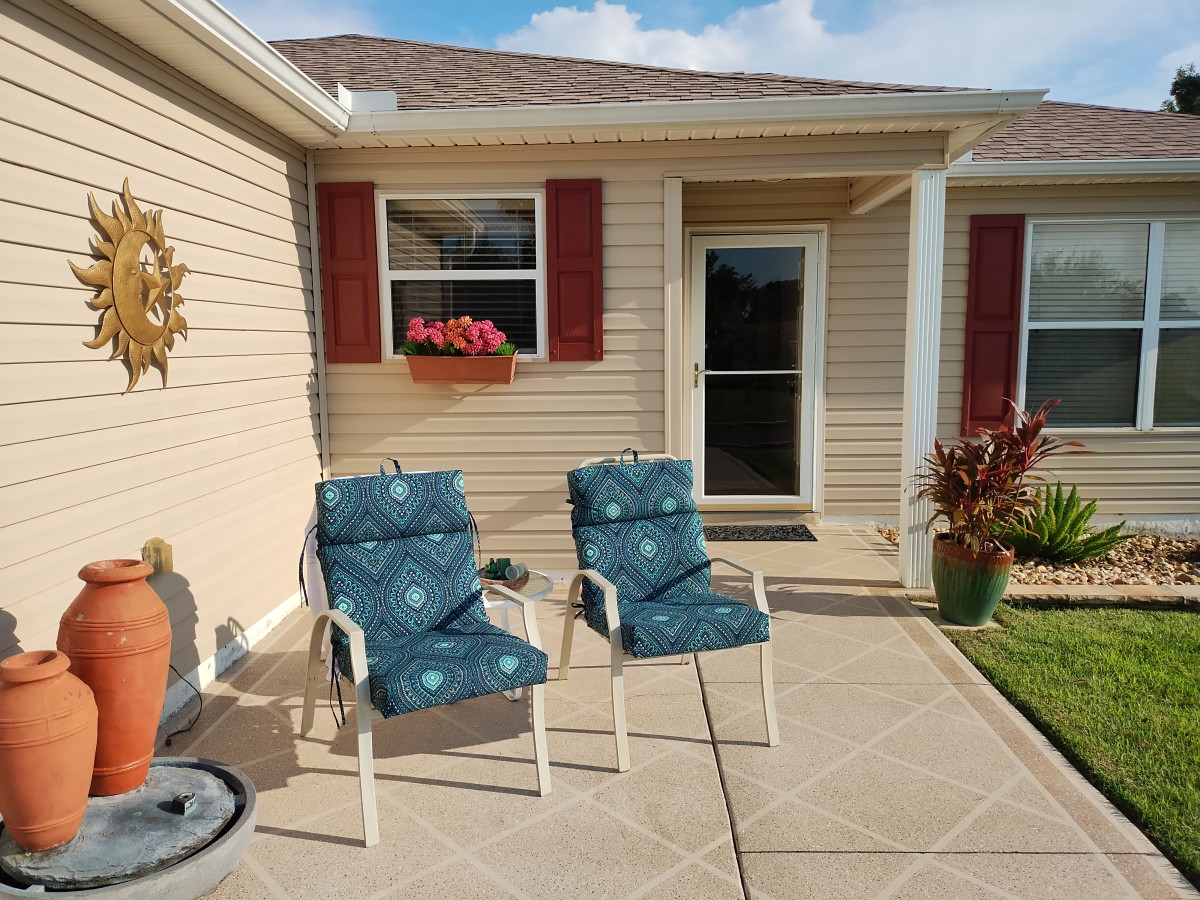 Enclosed Lanai And Community Amenities - Charming Tranquil Haven - The Villages, FL